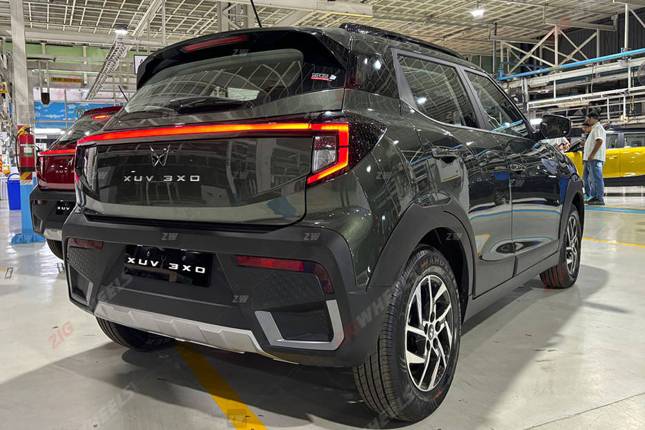 Mahindra XUV 3XO Mid Spec AX5 Variant Detailed In 10 Images Exterior mileage-of-xuv-3xo