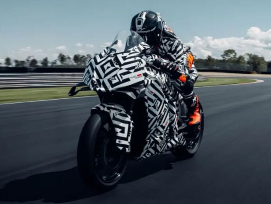 2025 KTM 990 RC R Officially Revealed
