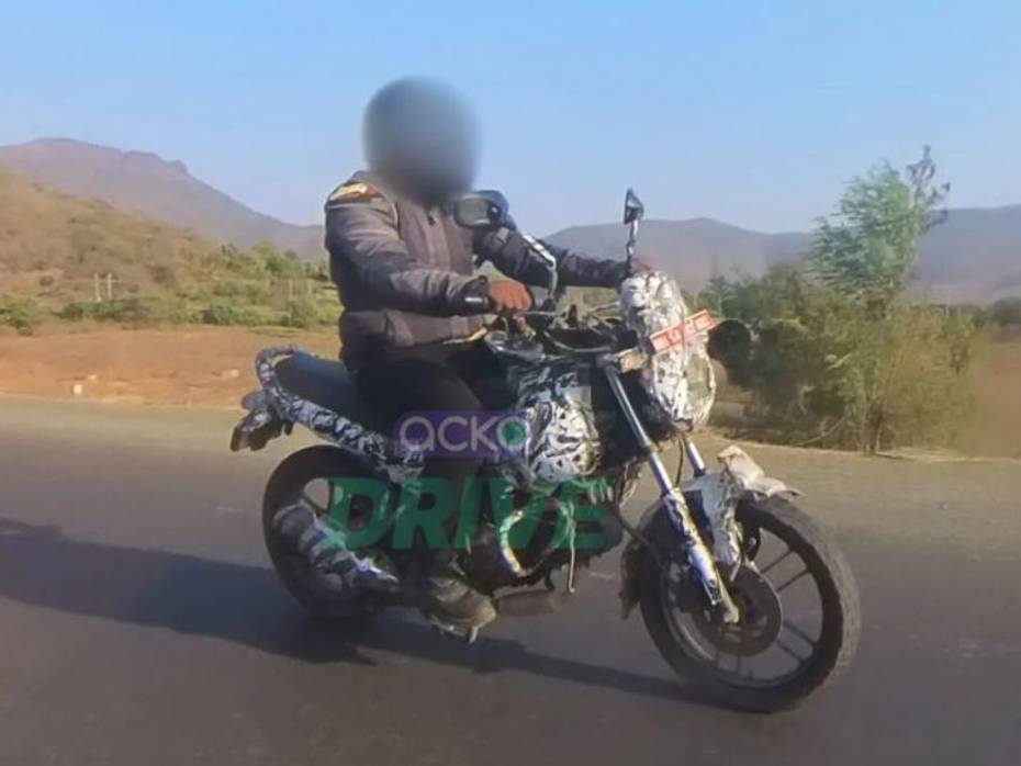 Bajaj CNG Bike Spied Front Three Fourth