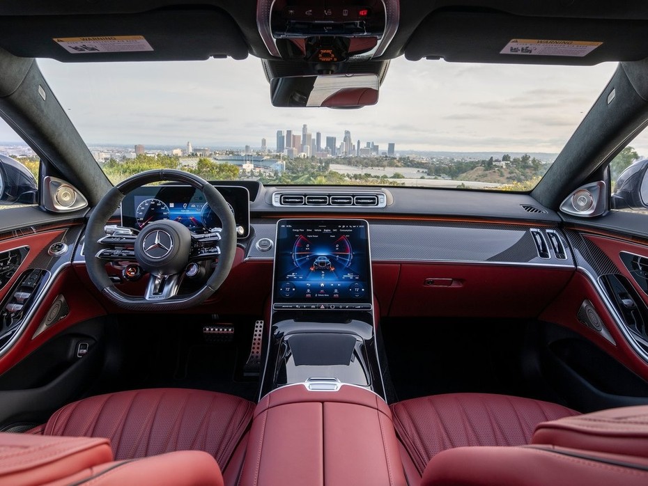 Mercedes-AMG S 63 Dashboard