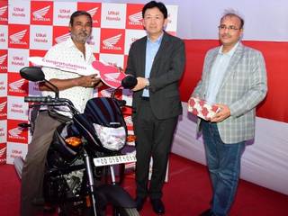 Honda Shine 100 Celebrates 1-year Anniversary With 3 Lakh Units Sold Honda Shine 100 Celebrates 1-year Anniversary With 3 Lakh Units Sold