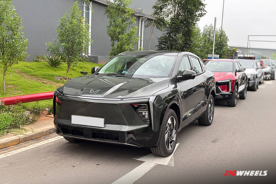 Mahindra XEV 9e Deep Forest