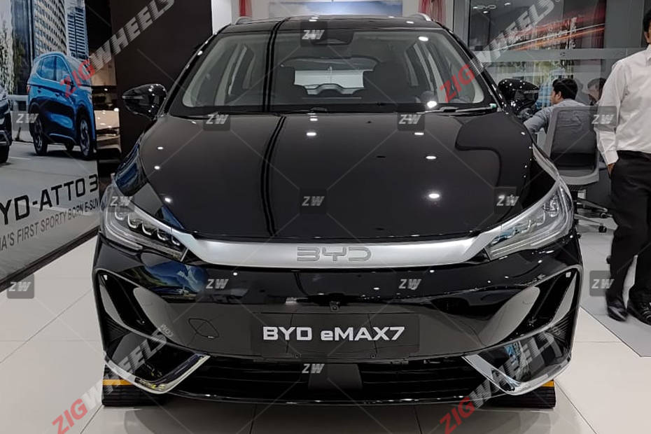 BYD eMax7