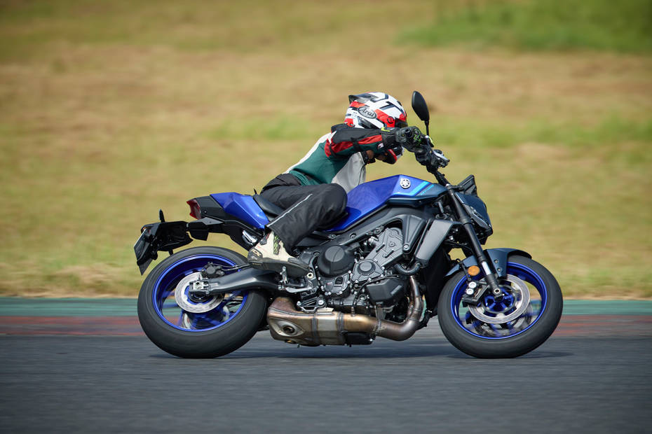 Yamaha MT-09 Standard And Y-AMT Review