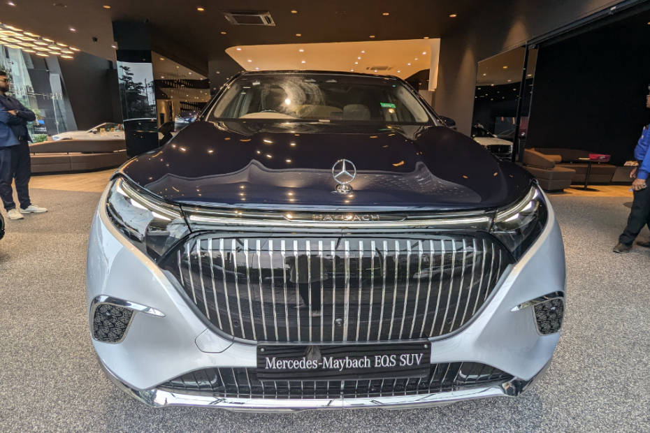 Mercedes-Maybach EQS 680 SUV Front