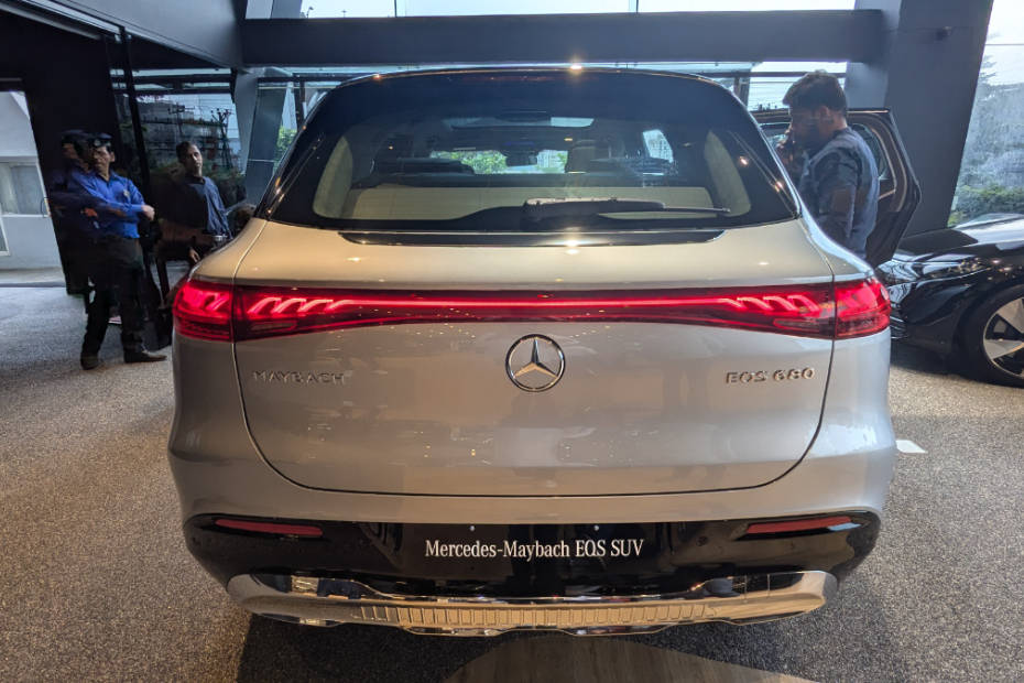 Mercedes-Maybach EQS 680 SUV Rear