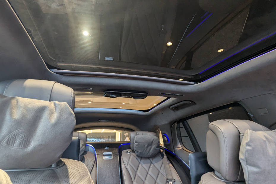 Mercedes-Maybach EQS 680 SUV Sunroofs