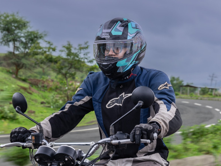 Royal Enfield Lightwing Full Face Modular Helmet Review - ZigWheels