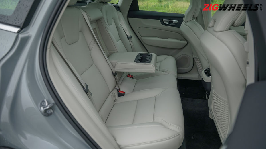2025 Volvo XC60 Facelift Review: Chill, Not Chasing snapshot