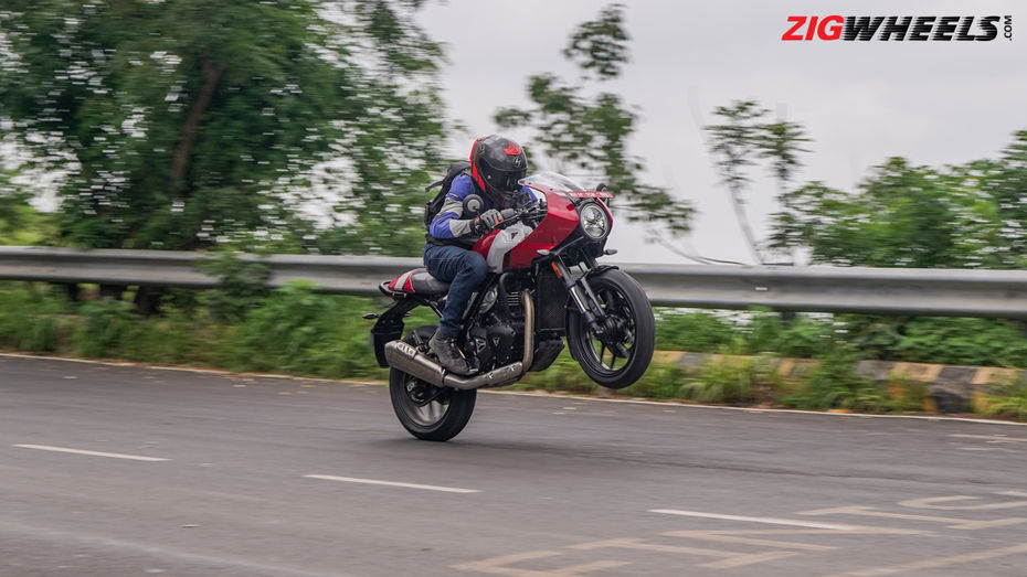 Triumph Thruxton 400 Wheelie Shot Triumph Thruxton 400 Wheelie Shot