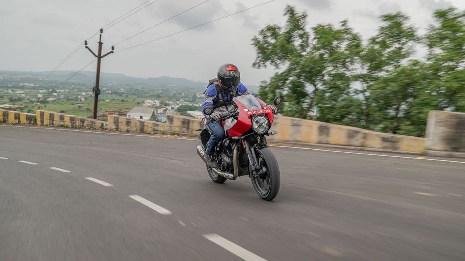 Triumph Thruxton 400 First Ride Review: Same Core, Different Intent details