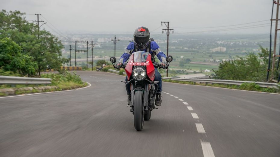 Triumph Thruxton 400 First Ride Review: Same Core, Different Intent glimpse