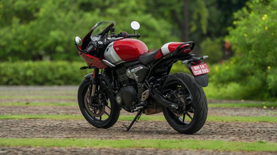 Triumph Thruxton 400 First Ride Review: Same Core, Different Intent highlights