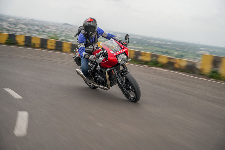 Triumph Thruxton 400 First Ride Review: Same Core, Different Intent gallery