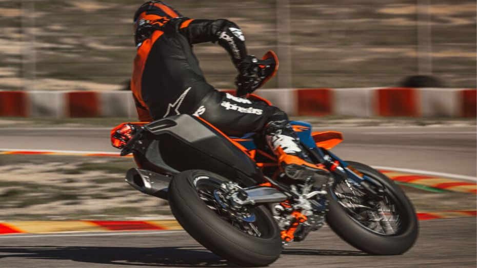 Move Over Ducati, The 2026 KTM 690 Singles Are Ready To Mingle snapshot