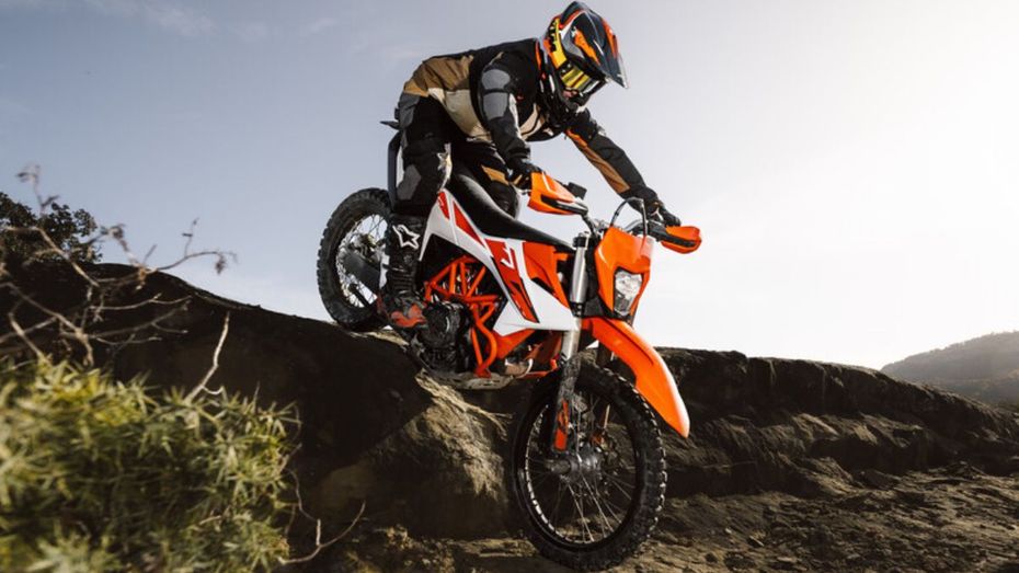 Move Over Ducati, The 2026 KTM 690 Singles Are Ready To Mingle visual