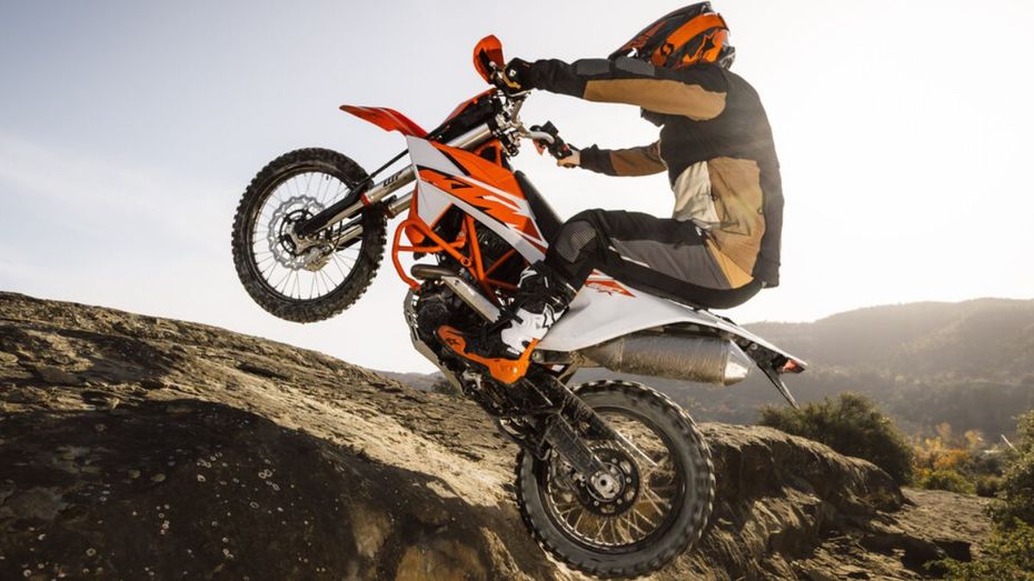 Move Over Ducati, The 2026 KTM 690 Singles Are Ready To Mingle details