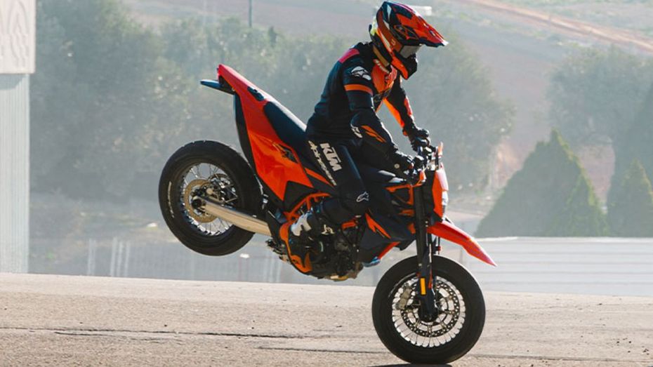 Move Over Ducati, The 2026 KTM 690 Singles Are Ready To Mingle overview