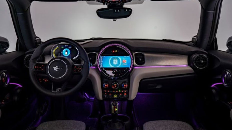 Volvo EX30 vs Mini Cooper SE: Premium Entry-level EVs Go Head-to-Head gallery