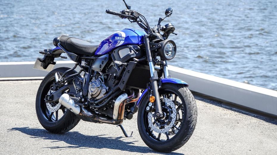 Yamaha’s 2025 XSR700 Bleeds A New Shade Of Blue, But Don’t Hold highlights