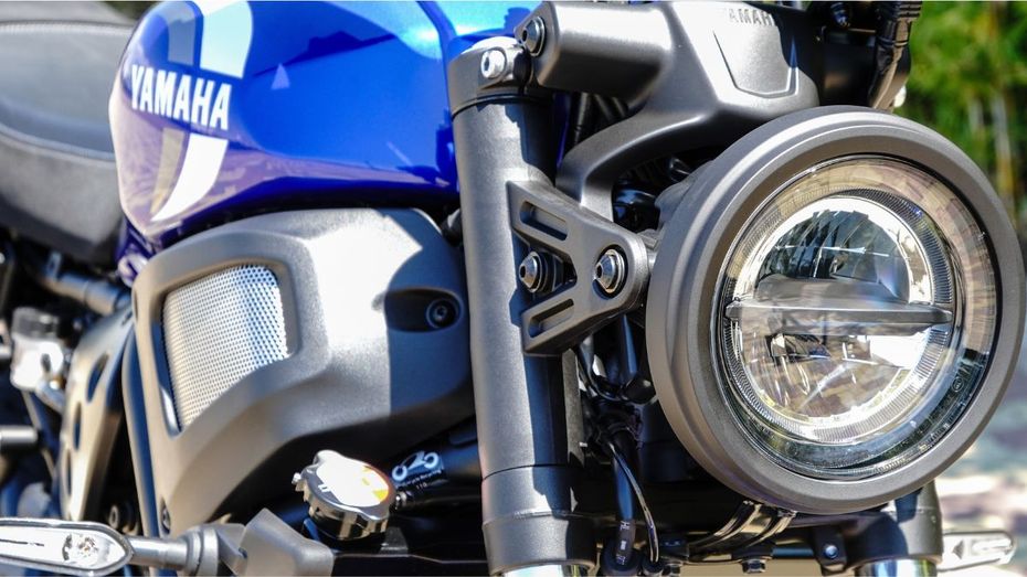 Yamaha’s 2025 XSR700 Bleeds A New Shade Of Blue, But Don’t Hold visual