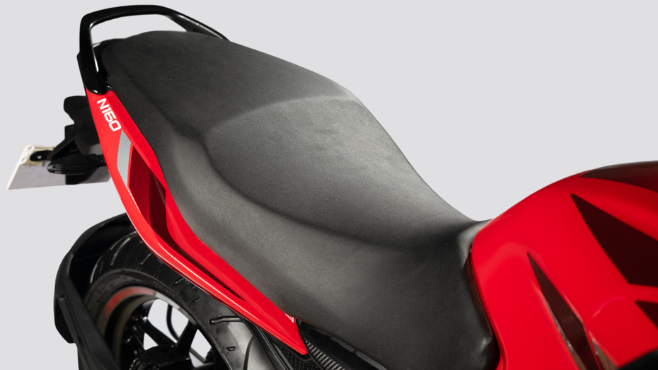 Bajaj Pulsar N160 Single-piece seat