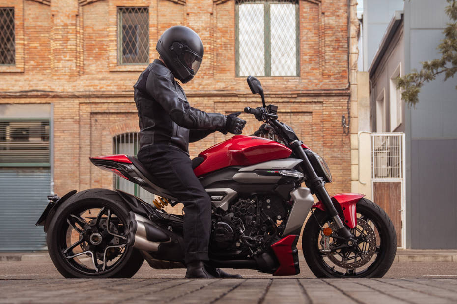 2025 Ducati XDiavel V4