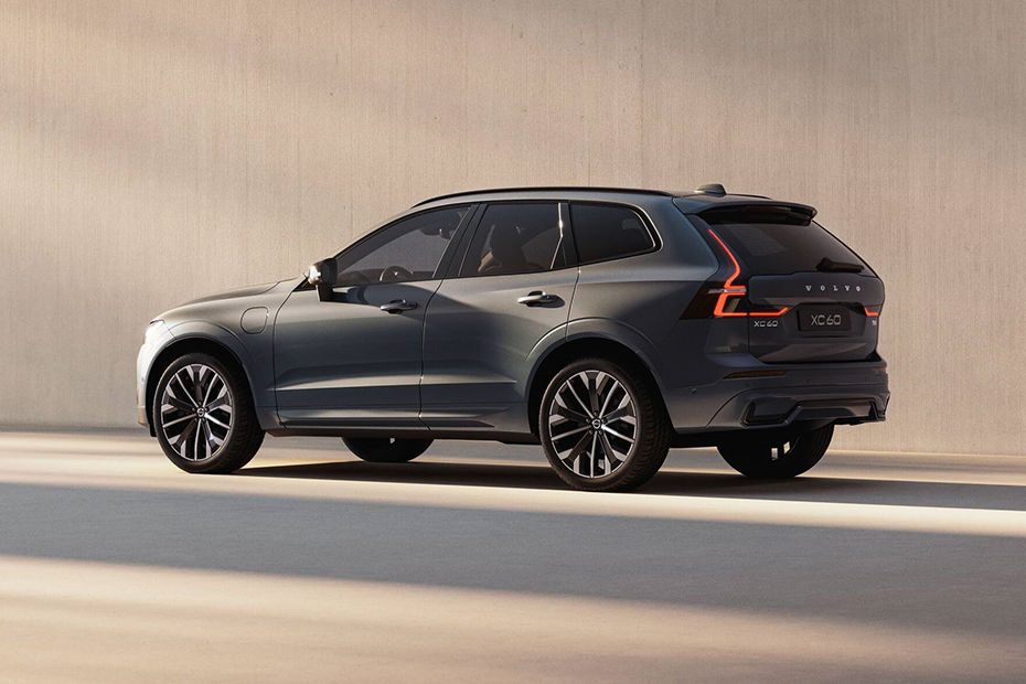 Volvo XC60 Gets A Refresh For 2026! Features A Revamped Exterior And snapshot