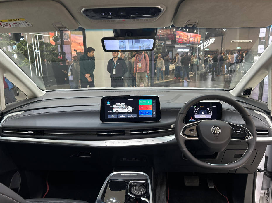 MG M9 At Auto Expo 2025