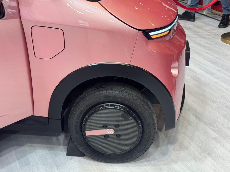 Auto Expo 2025: India's First Solar Car Vayve Eva Launched At Rs 3.25 overview