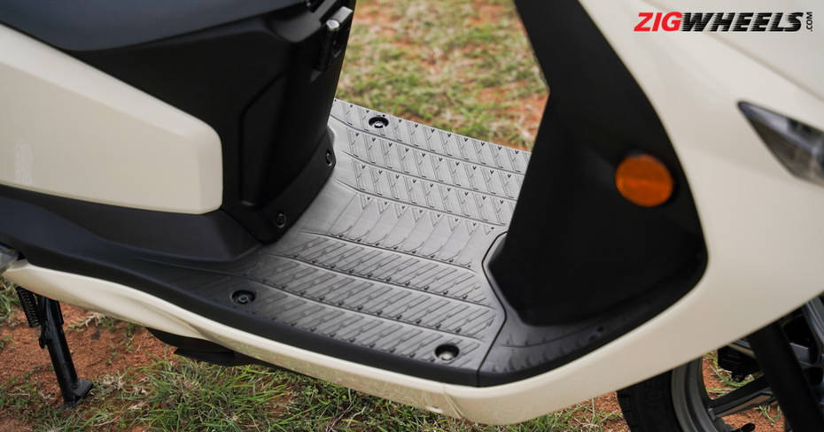 Suzuki E-Access Floorboard
