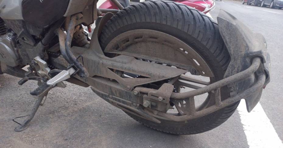 Hero Xtreme 125R Rear Tyre Hugger And Chain Guard