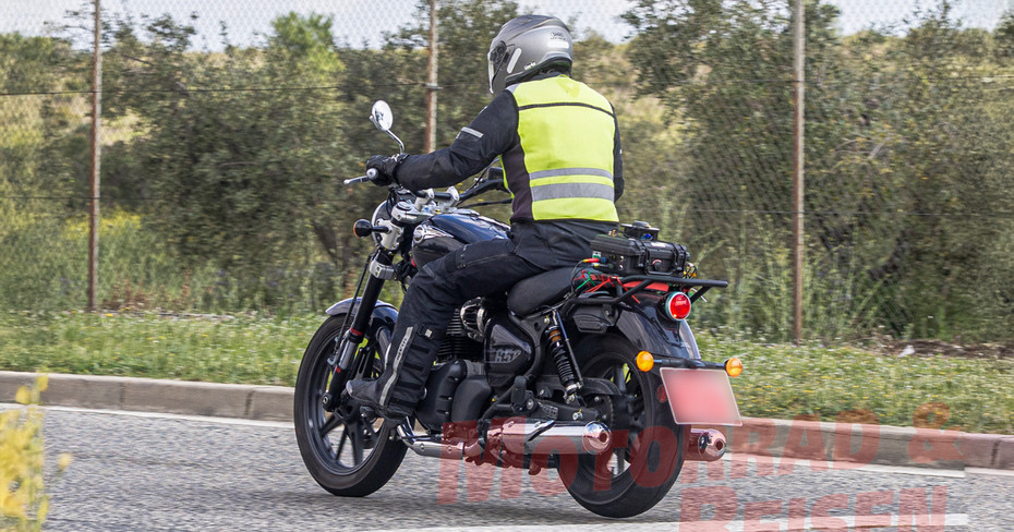Royal Enfield Super Meteor 650 Spied Testing