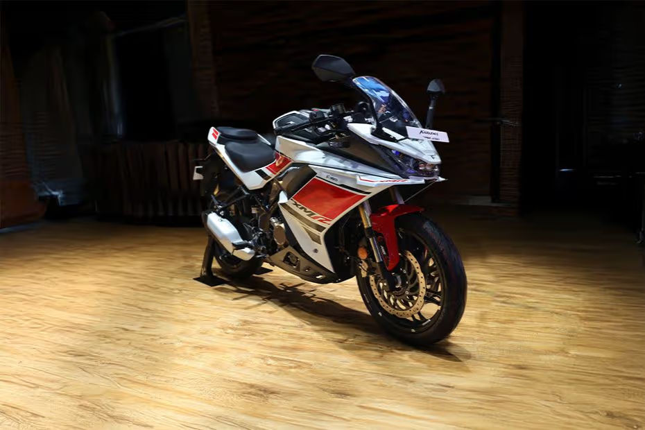 Hero Karizma XMR 250 Bikes And Scooters Expected To Launch In March 2025 glimpse