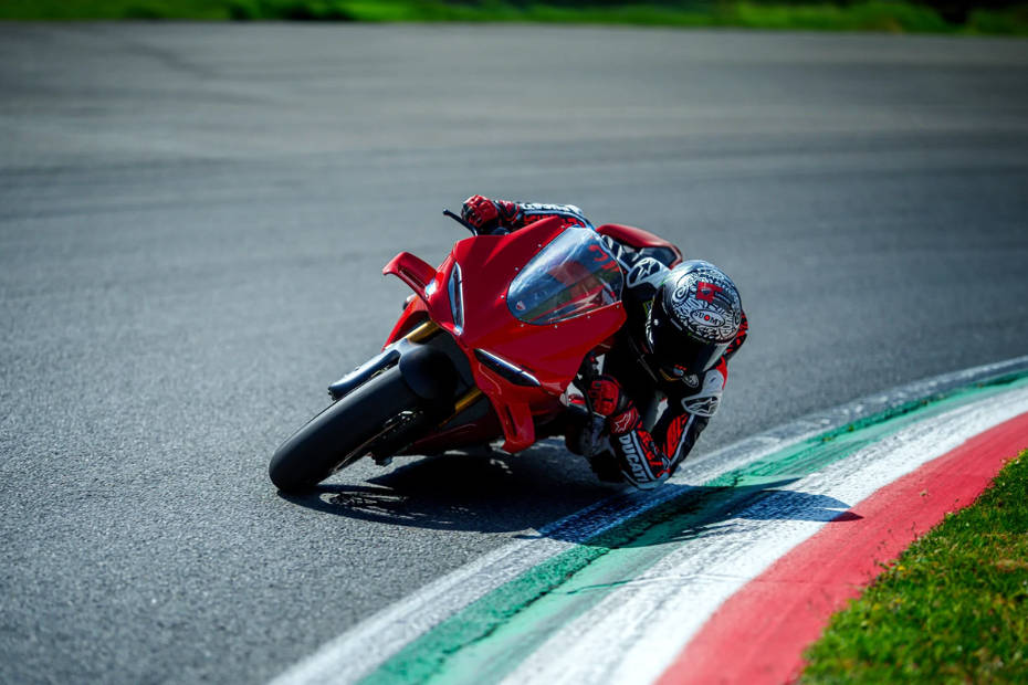 2025 Ducati Panigale V4
