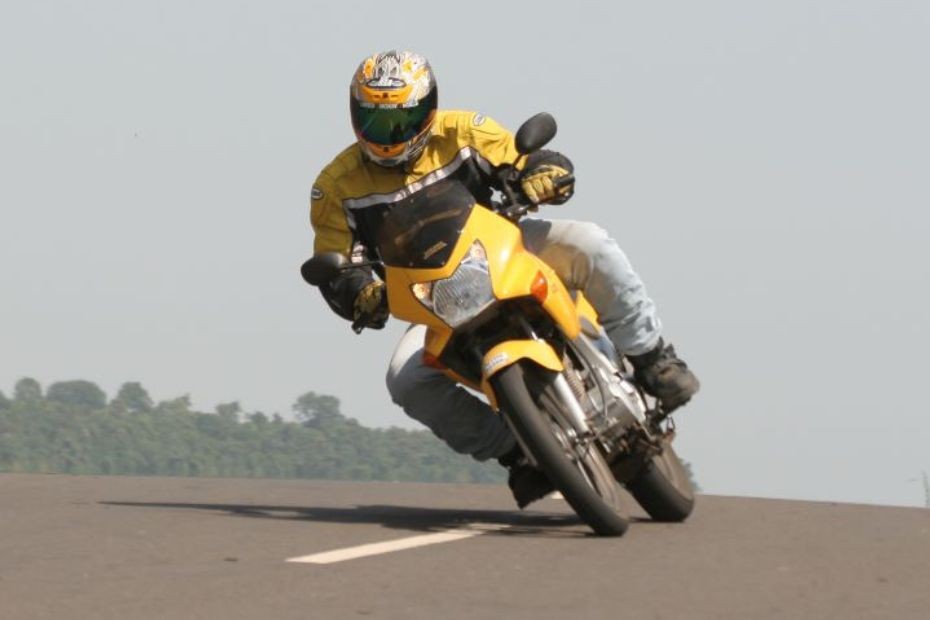 hero karizma - yellow