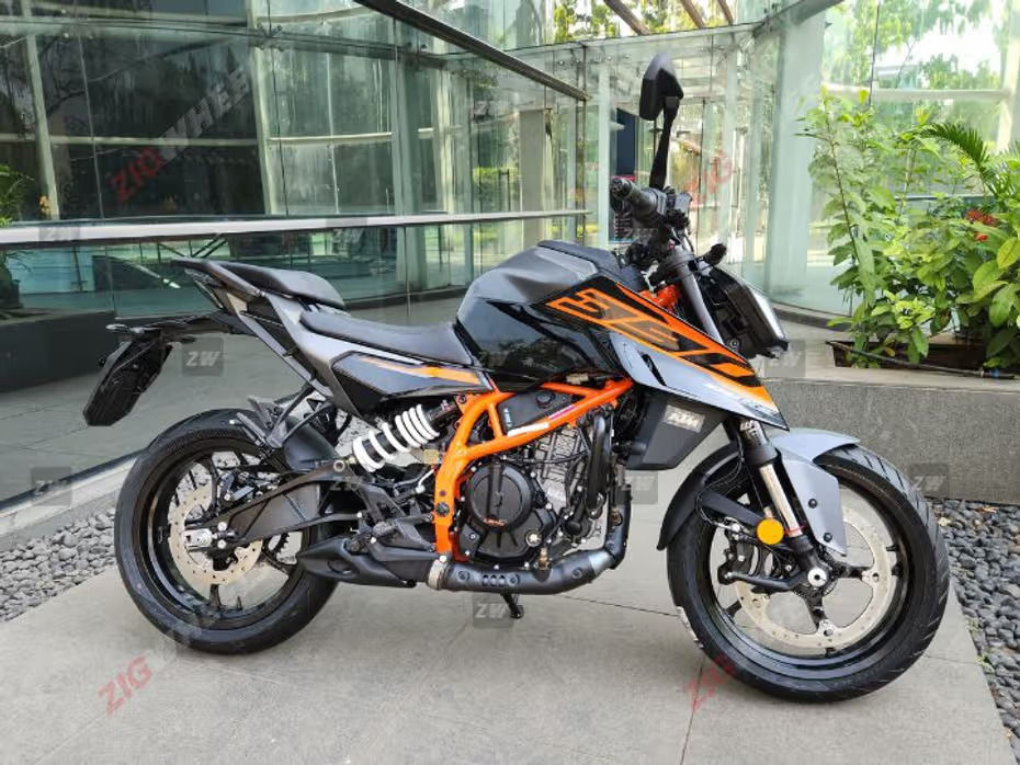 Weekly Bike News: 2025 KTM 390 Duke Launched, Yamaha FZ-S Fi Hybrid details