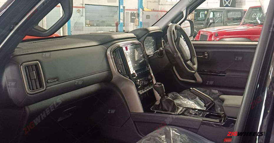 XUV700 Ebony Or Scorpio N Carbon? The Mahindra Dark Edition SUVs visual