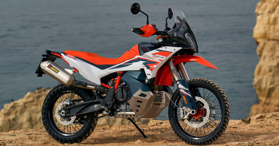 This shares design language with the Gen 2 390 Adventure