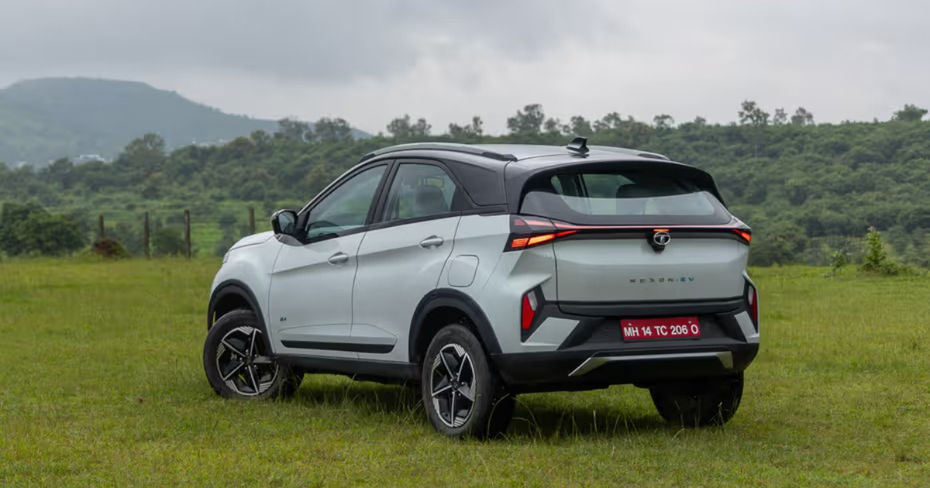 MG Windsor Pro vs Tata Nexon EV: Which EV Is The Right Choice For You glimpse