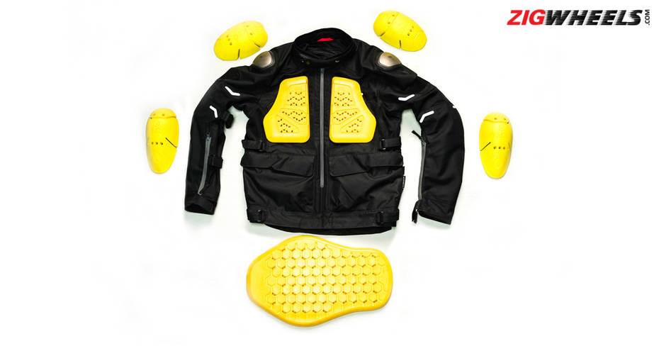 Has CE level 2 armour and titanium shoulder sliders