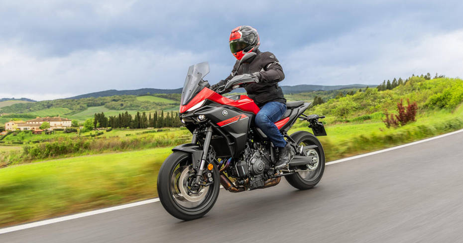 2025 Yamaha Tracer 7 Riding Shot