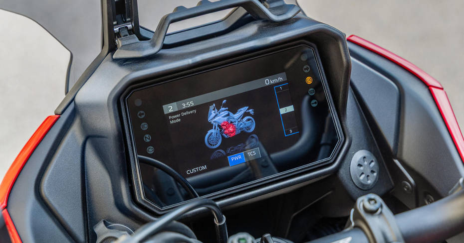 2025 Yamaha Tracer 7 TFT Console