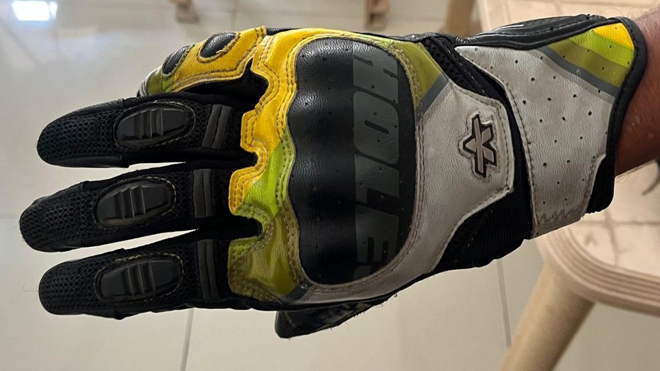 Viaterra Holeshot Gloves Colour Fade