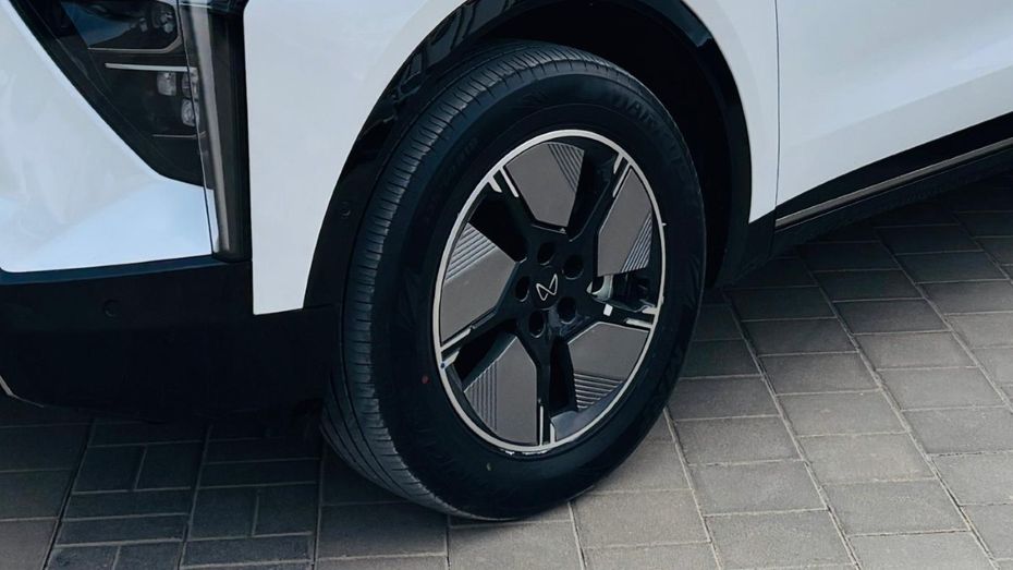 Mahindra XEV 9S