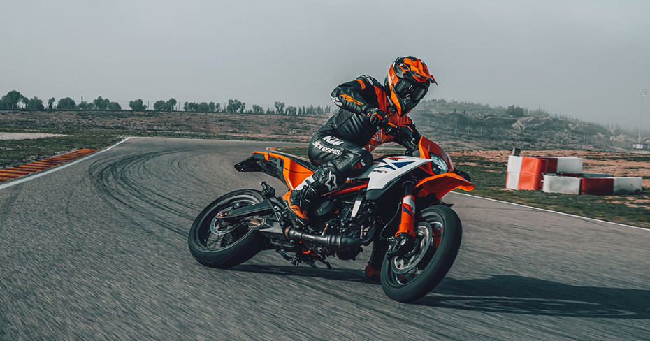 KTM 390 SMC R KTM 390 SMC R
