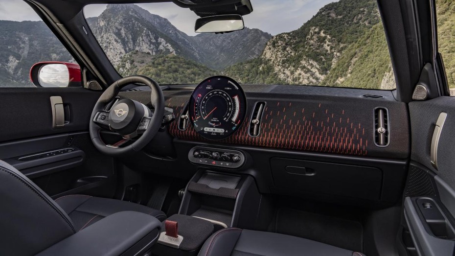 Mini Cooper Countryman JCW interior