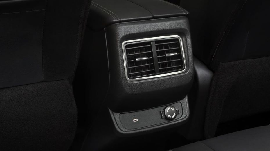 2025 Mahindra Thar facelift steering