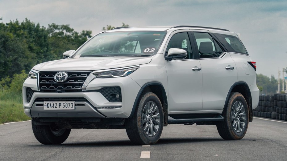 2025 Toyota Fortuner Leader Edition