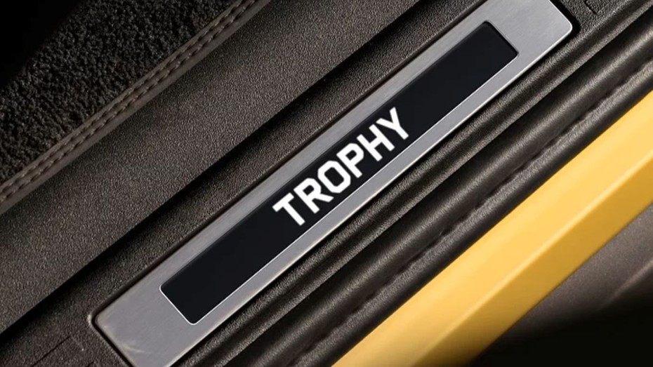 Land Rover Defender Trophy Edition